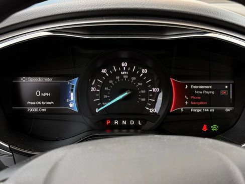 Used 2020 Ford Fusion SE FWD image 25