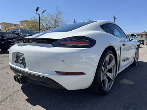 Used 2021 Porsche 718 Cayman image 8