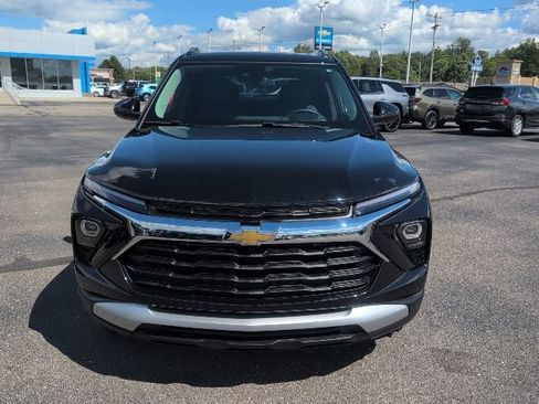 Used 2025 Chevrolet TrailBlazer LT w/ LT Cold Weather Package FWD image 12
