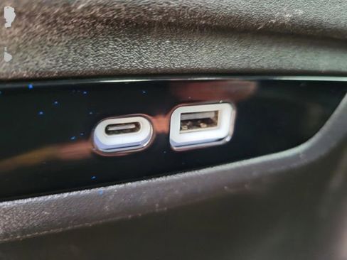 Used 2025 Chrysler Pacifica Select FWD image 18