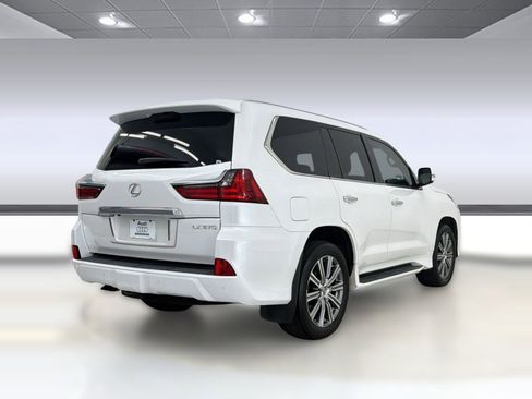 Used 2019 Lexus LX 570 4WD w/ Luxury Package image 9