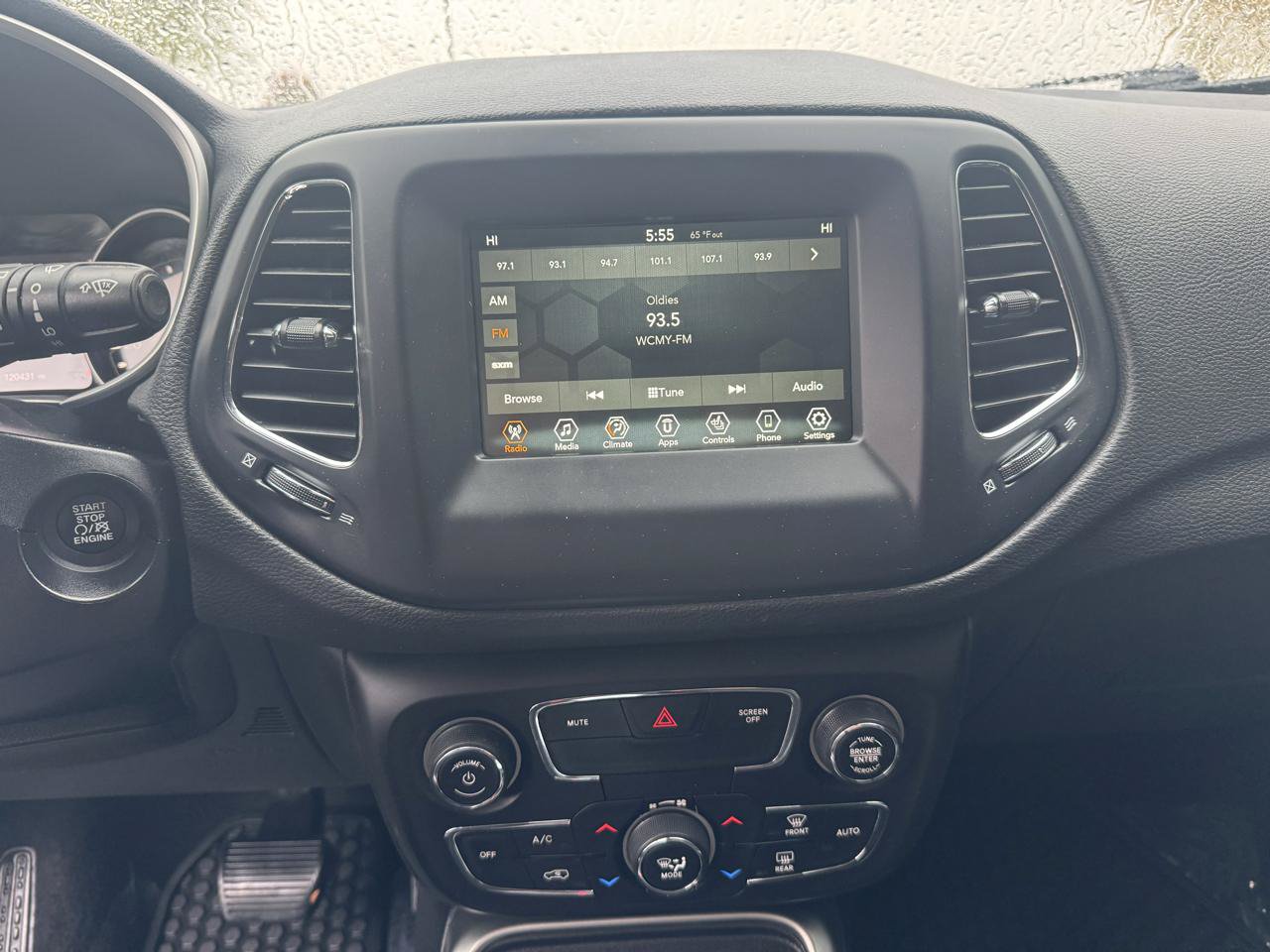Used 2021 Jeep Compass Latitude w/ Convenience Group FWD image 4