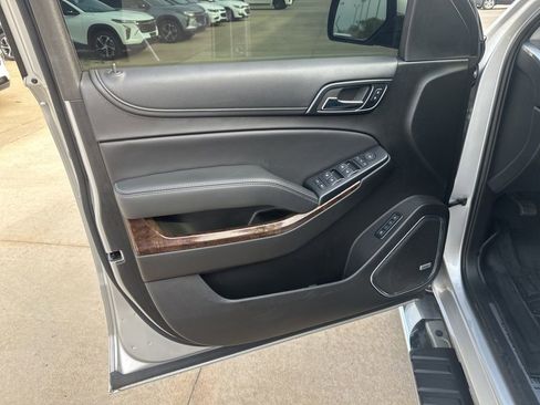 Used 2017 Chevrolet Tahoe LT w/ LT Signature Package image 7