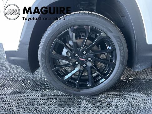 Used 2023 GMC Terrain SLE w/ Driver Convenience Package image 25