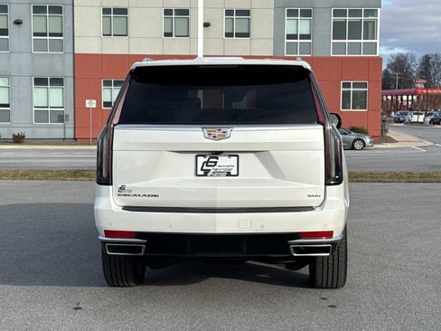 Used 2021 Cadillac Escalade Premium Luxury image 26