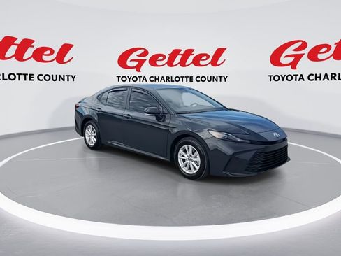 Certified 2025 Toyota Camry SE image 2