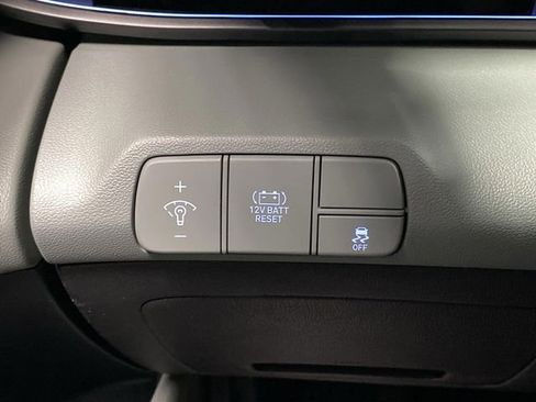 New 2025 Hyundai Elantra Limited image 26