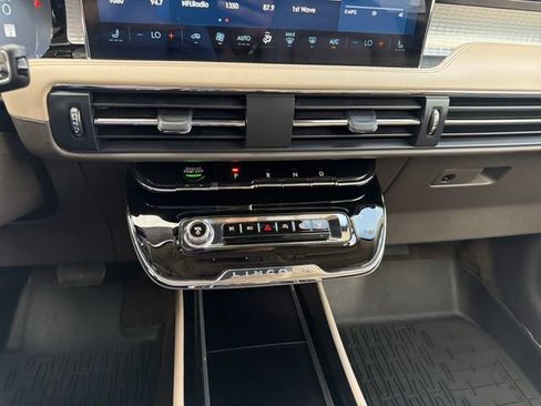 Certified 2023 Lincoln Corsair AWD image 20