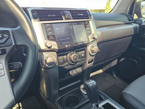 Used 2022 Toyota 4Runner SR5 Premium w/ Moonroof Package AWD/4WD image 32