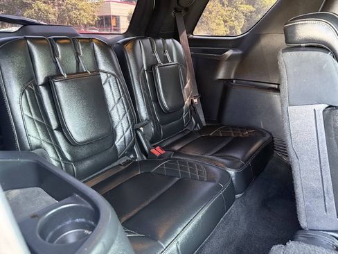 Used 2016 Ford Explorer Platinum AWD/4WD image 17