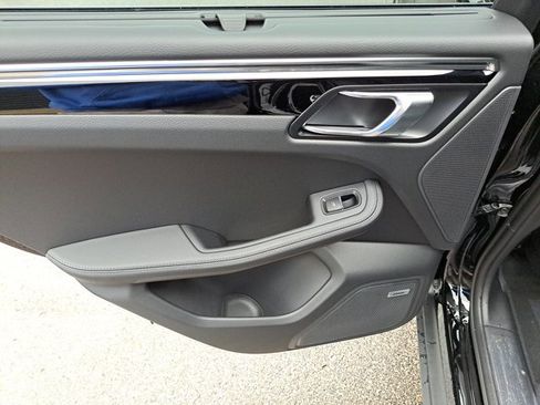 Certified 2026 Porsche Macan AWD/4WD image 20