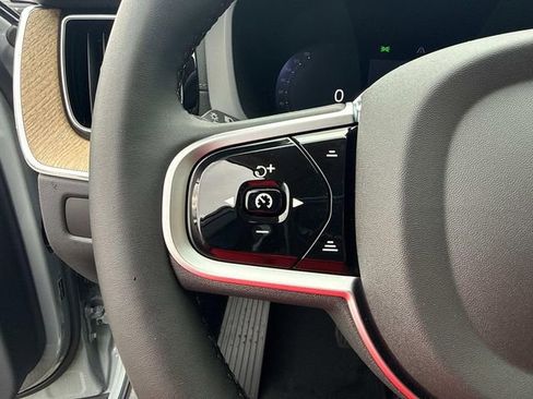 New 2026 Volvo XC60 B5 Ultra image 26