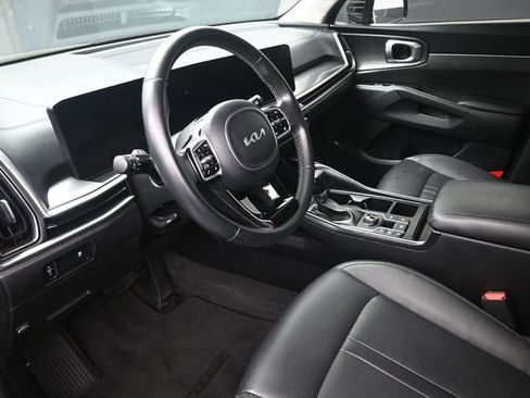 Used 2024 Kia Sorento S image 18