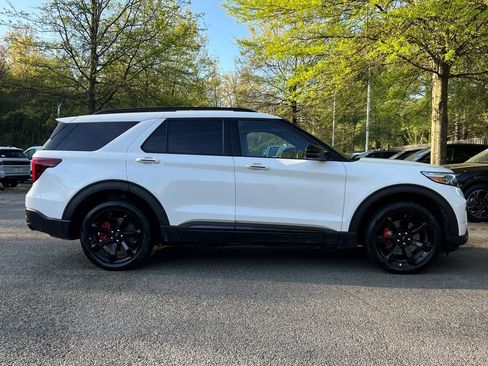 Used 2024 Ford Explorer ST w/ Equipment Group 401A AWD/4WD image 8