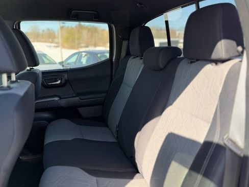 Used 2023 Toyota Tacoma TRD Off-Road image 5