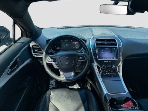 Used 2020 Lincoln Nautilus FWD image 18