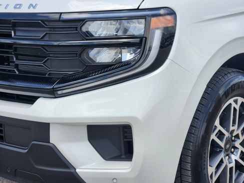 New 2026 Ford Expedition Active RWD image 6