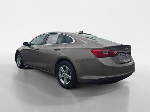 Used 2024 Chevrolet Malibu LT FWD image 3