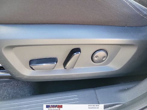 Used 2025 Nissan Rogue SV FWD image 17