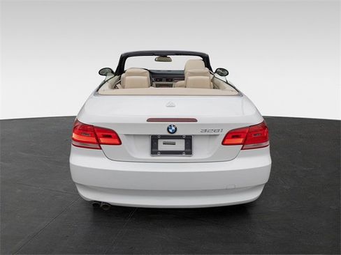 Used 2007 BMW 328i Convertible image 8