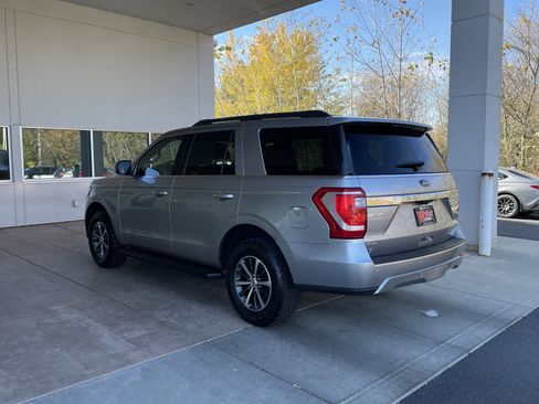 Used 2021 Ford Expedition XLT image 20