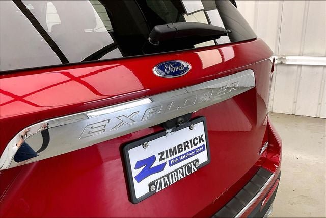 Used 2022 Ford Explorer Limited w/ Equipment Group 301A AWD/4WD image 9