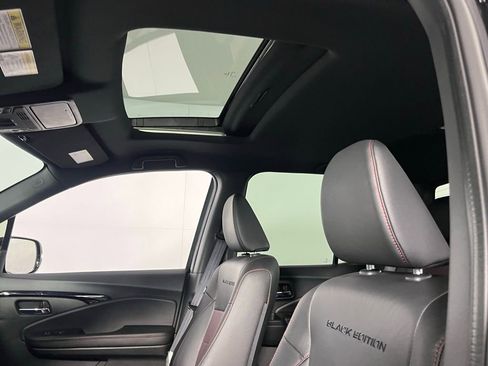 Used 2025 Honda Ridgeline Black Edition image 22