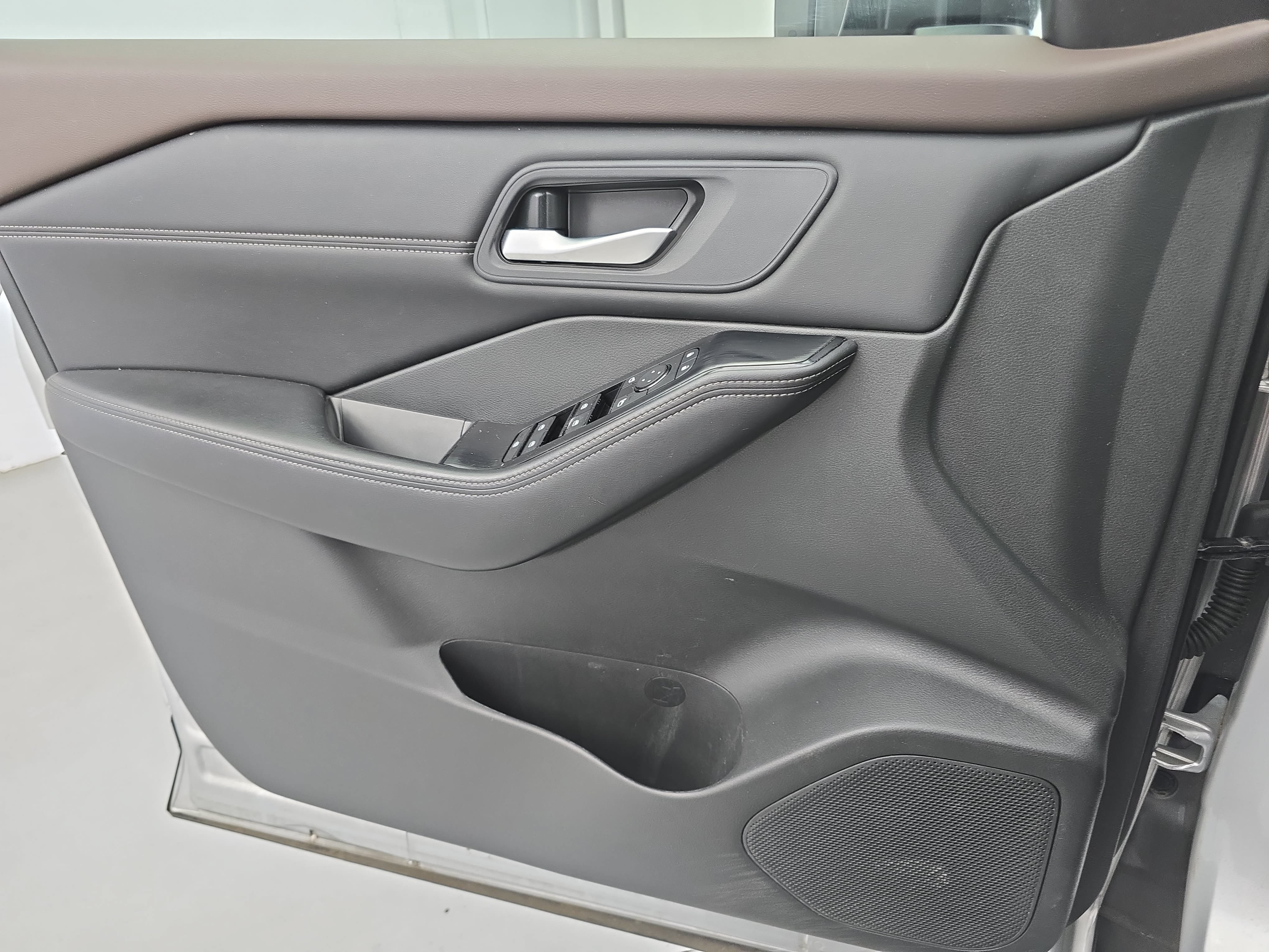Certified 2023 Nissan Rogue SV w/ SV Premium B Package FWD image 26