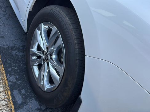 Used 2024 Toyota Sienna Limited image 9