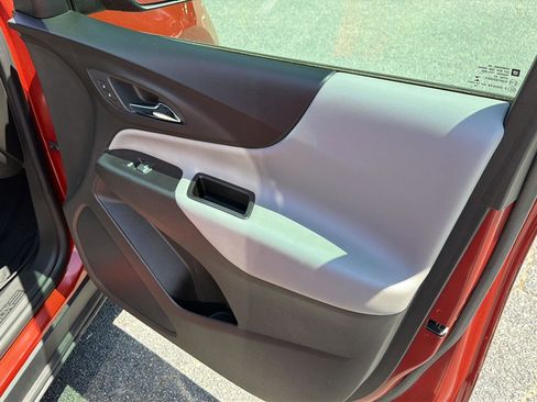 Used 2020 Chevrolet Equinox LS w/ LS Convenience Package FWD image 14