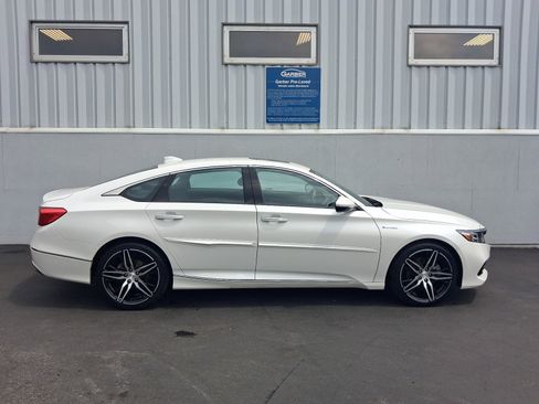Used 2021 Honda Accord Touring image 9