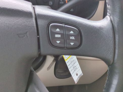 Used 2005 GMC Yukon XL SLT w/ SLT Preferred Equipment Group AWD/4WD image 26