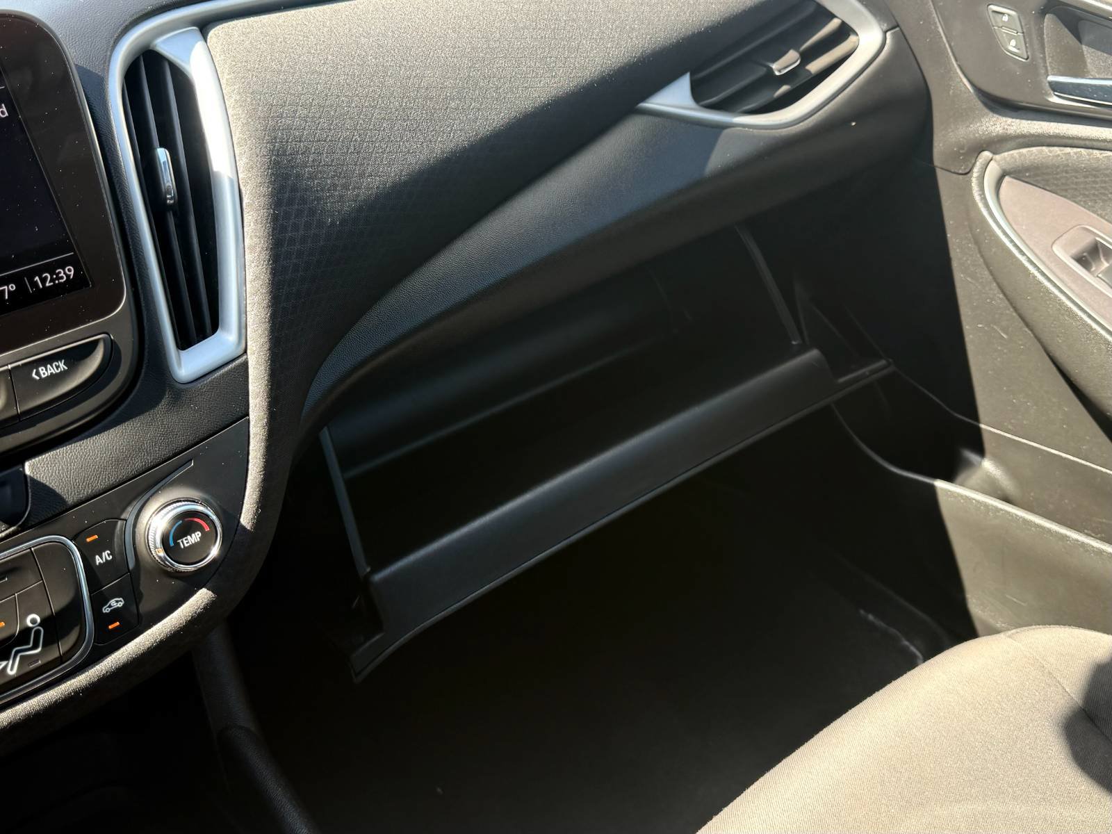 Used 2023 Chevrolet Malibu LS FWD image 24