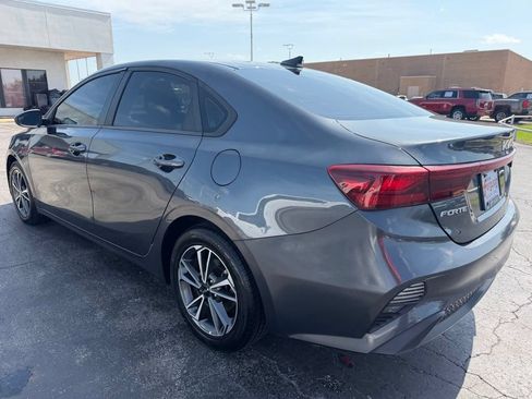 Used 2022 Kia Forte LXS FWD image 9