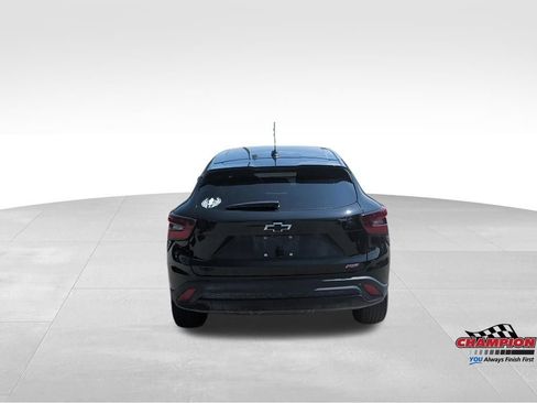 Used 2025 Chevrolet Trax RS w/ Driver Confidence Package FWD image 4