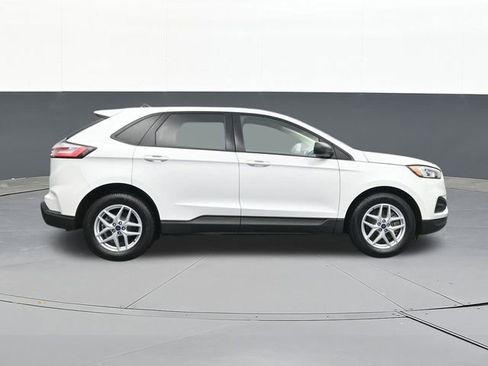 Used 2021 Ford Edge SE image 18