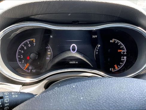 Used 2018 Jeep Grand Cherokee Laredo AWD/4WD image 8