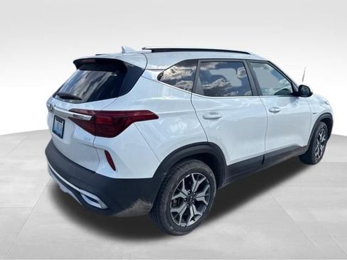 Used 2021 Kia Seltos EX image 4