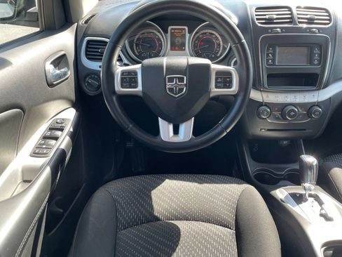 Used 2018 Dodge Journey SE w/ Popular Equipment Group FWD image 18