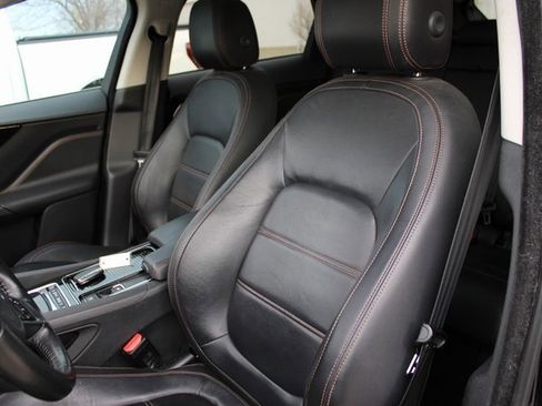 Used 2018 Jaguar F-PACE Prestige image 28