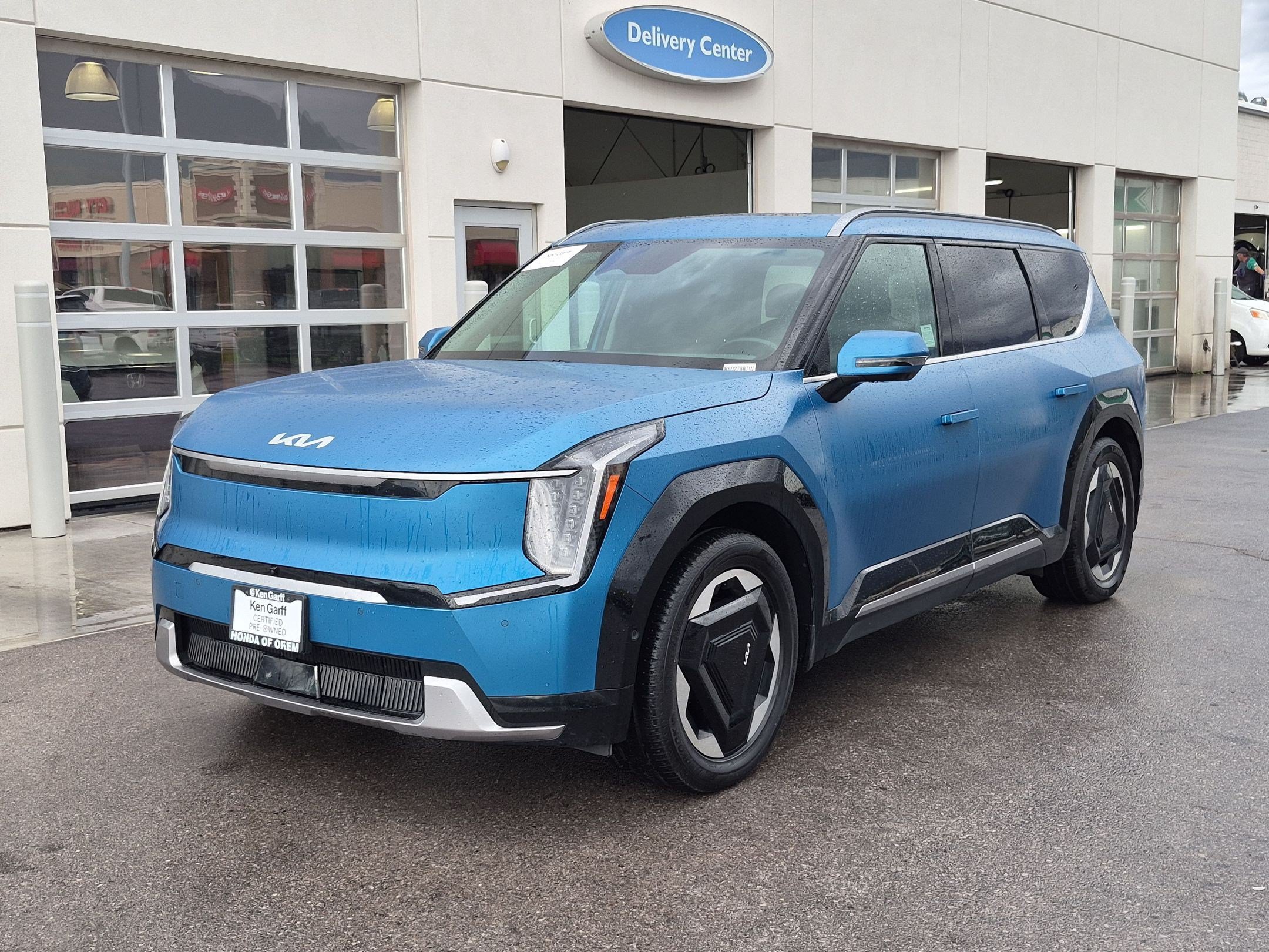 Used 2024 Kia EV9 Land w/ Towing Package AWD/4WD image 11