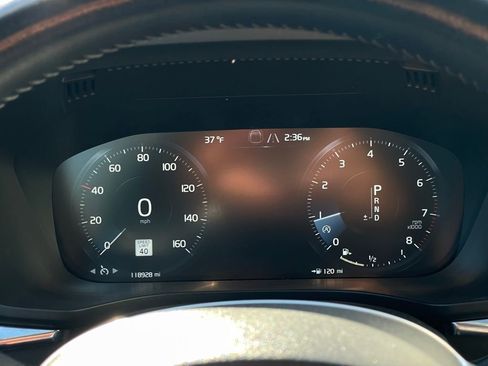 Used 2020 Volvo XC60 T5 Momentum w/ Protection Package Premier image 13