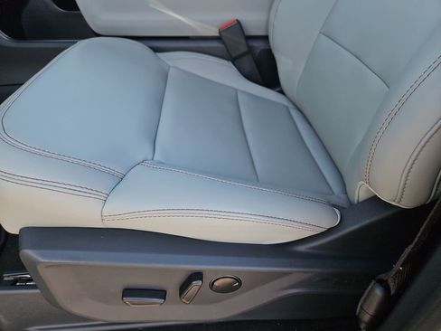 New 2025 Ford Expedition Active image 23