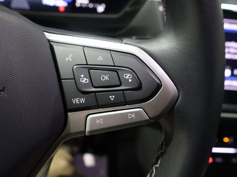 Used 2022 Volkswagen Tiguan SE image 35