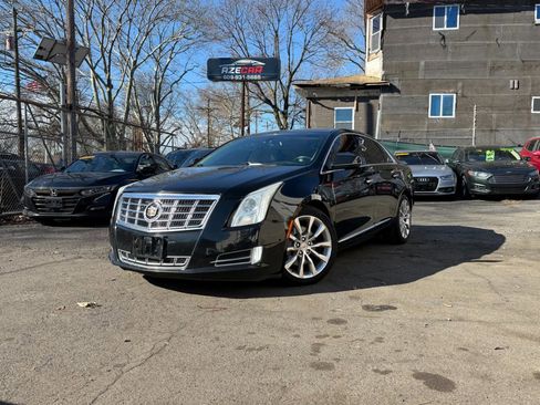 Used 2015 Cadillac XTS Luxury image 2