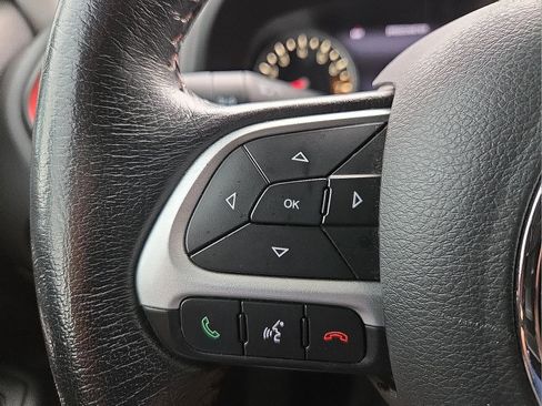 Used 2016 Jeep Renegade Trailhawk w/ Premium Trailhawk Package AWD/4WD image 19