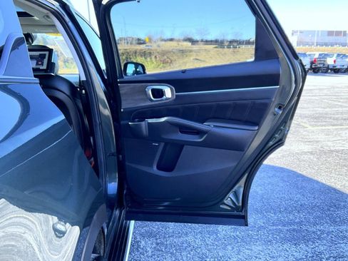 Used 2023 Kia Sorento SX Prestige image 17