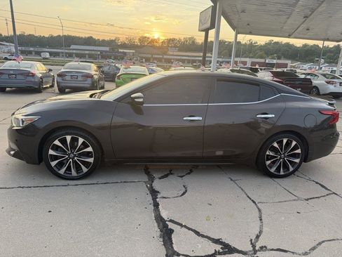 Used 2016 Nissan Maxima SR FWD image 4