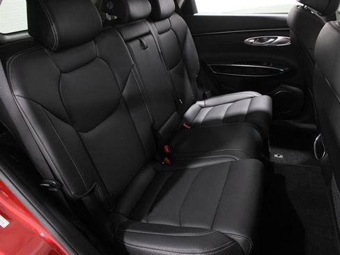 Certified 2022 Genesis GV70 2.5T image 19