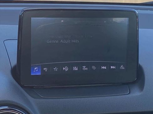 Used 2019 Toyota Yaris LE image 10